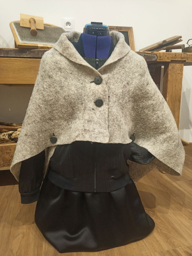 Poncho Plaid en laine de mouton