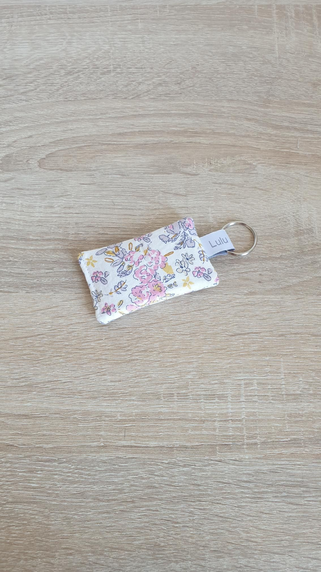Porte clés A PERSONNALISER fleuri mauve rose 
