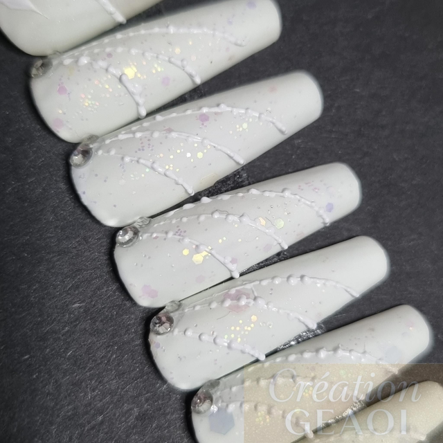 Tout en blanc little coffin L créer a la commande délai 7 jours