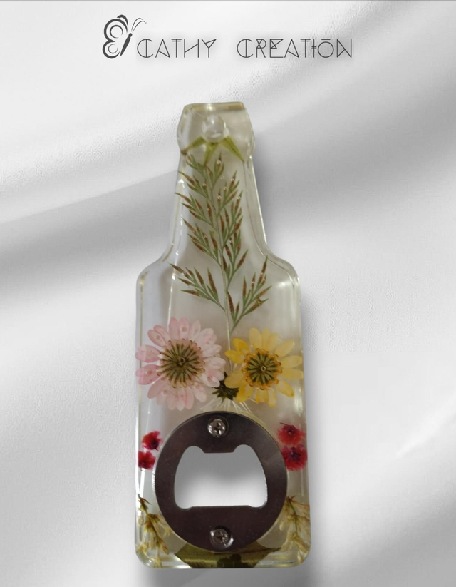 Décapsuleur avec inclusion de fleurs 