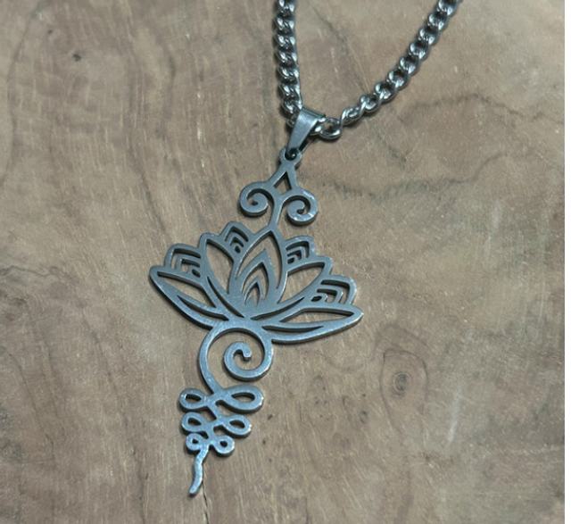 Collier fleur de lotus argenté acier inoxydable