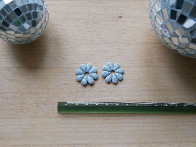 Marguerite gris paillettes