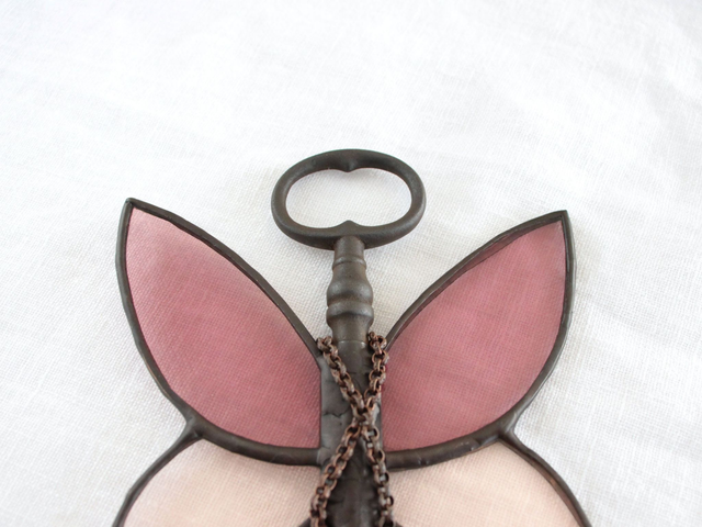 🗝️ Clé volante "Romantasy" en vitrail