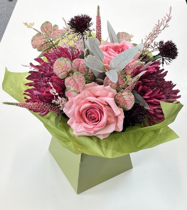 Winter Blush Signatue Bouquet