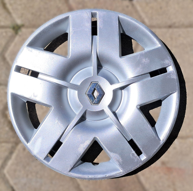 Enjoliveur Renault Clio/Kangoo/Twingo 14P modèle: Caroli occasion 