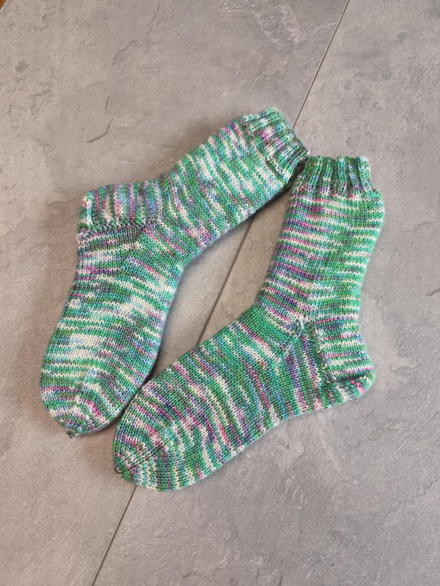 Handgestrickte Socken Größe 28/29