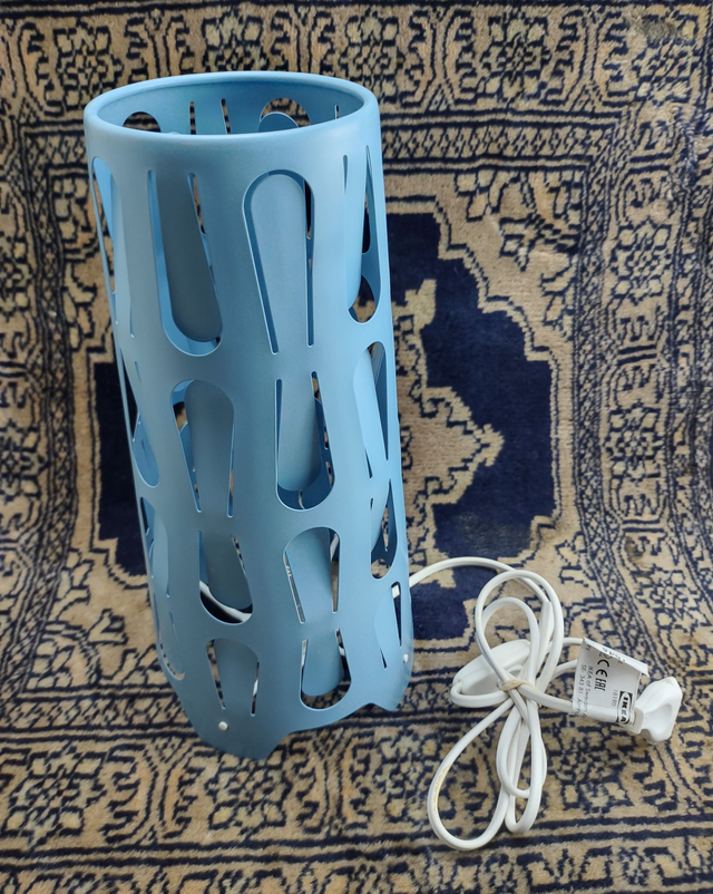 IKEA | 'Kajuta' Tafellamp Sfeerlamp Blauw Metaal Type B1222 (diameter 15 | hoogte 30 cm) E14 lamp wit Netsnoer/lichtnetschakelaar | Vintage