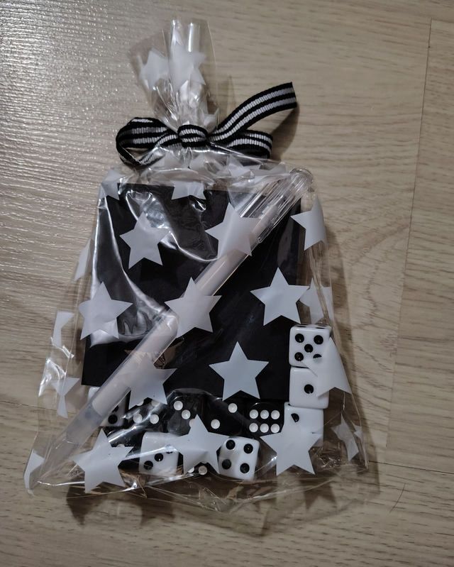 Kit calculs (Soroban Abacus + Dés + Stylo blanc + Post-it noirs)