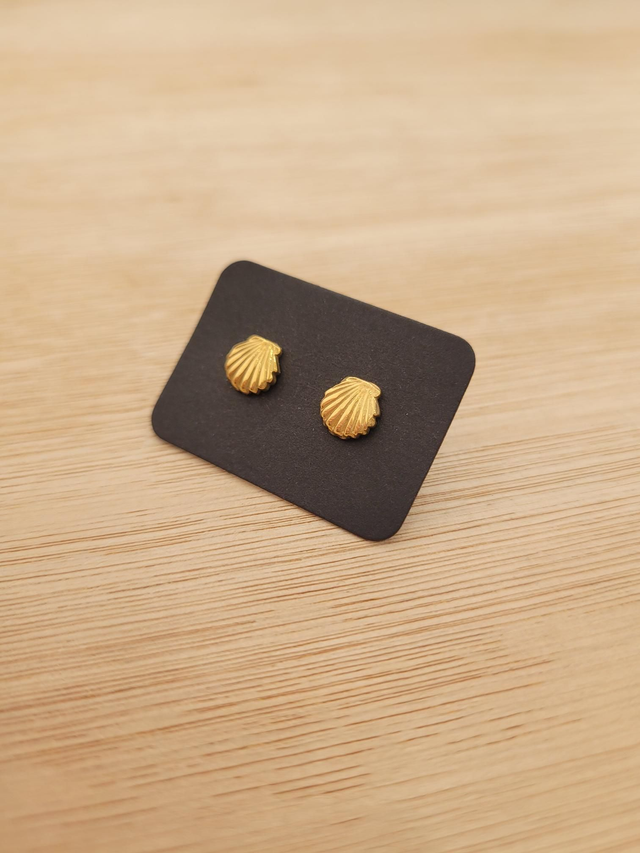 Gold stainless steel shell flat back stud earrings - SL-023