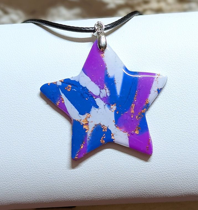 Pendentif étoile Nébuleuses