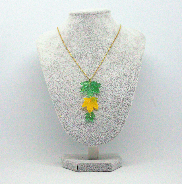 Collier 3 petites feuilles