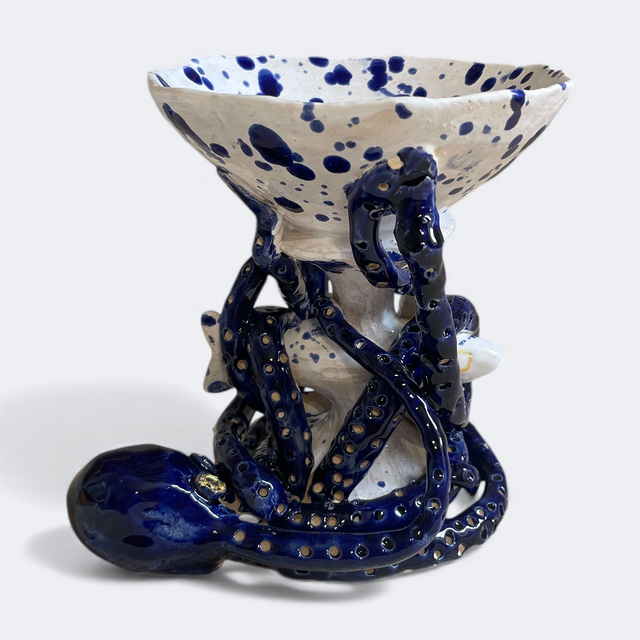 Coupe bleu de Sèvres avec poulpe et poisson aux yeux d'or