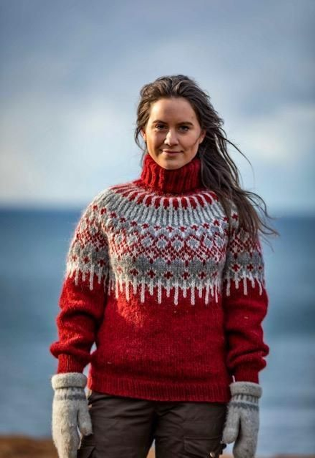 Føyka Polar Sweater Kit - Col 08 (Red Alafosslopi and Hillesvåg Troll) - Wool &amp; Pattern - Linka Neumann