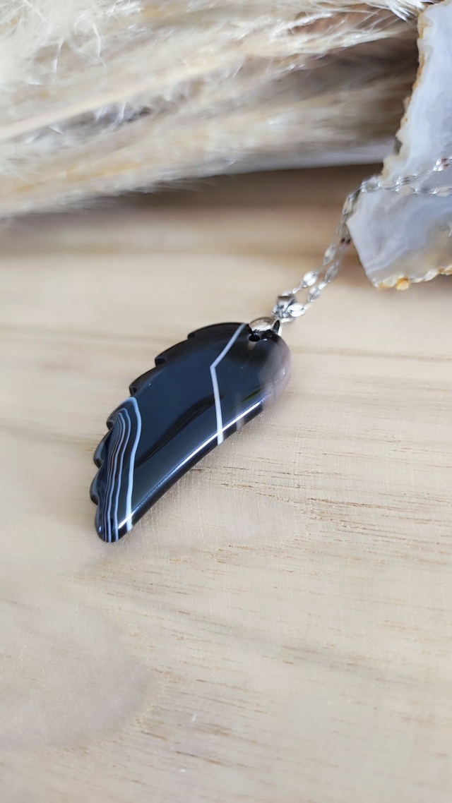 Pendentif "Aile" Agate de Botswana noire
