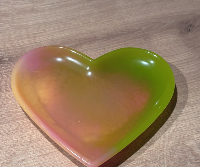 Marble heart dish