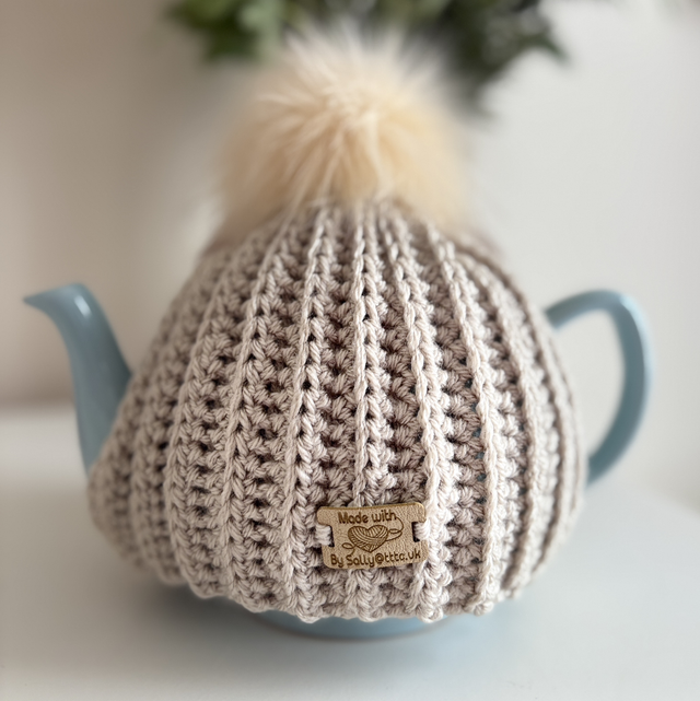 Crochet Tea Cosy for four cup pot