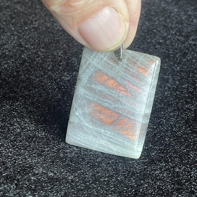 Pendentif original en Labradorite violette de Qualité AA+