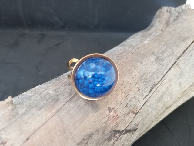 Bague en résine bleue – Élégance artisanale et confort ajustable