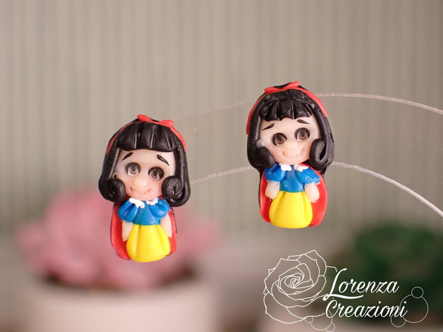 Orecchino a lobo modellato a mano artigianalmente, principessa Biancaneve