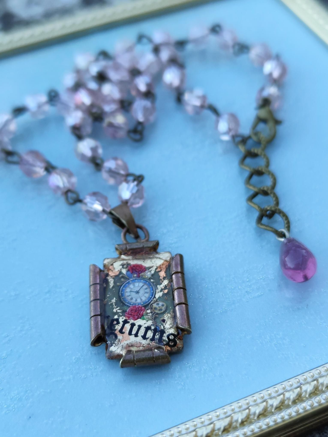 Collier 'Return Past's'