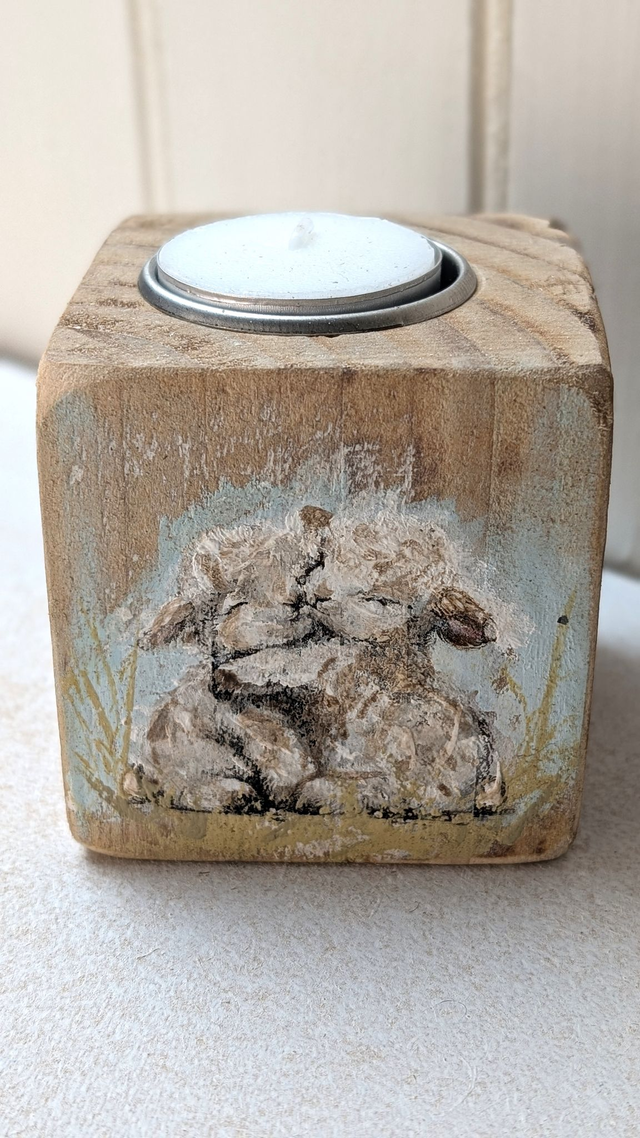 Lambs embrace - Tealight Holder Reclaimed Wood