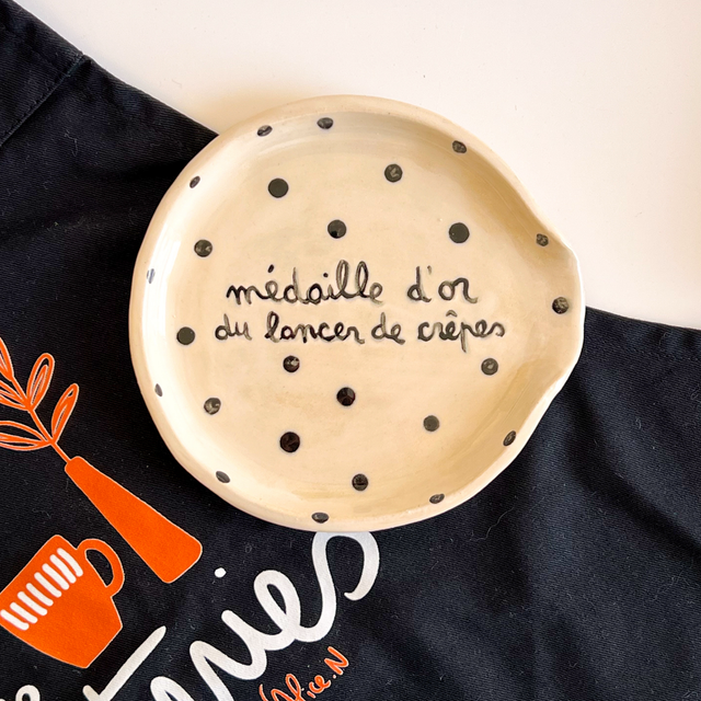 Pose-cuillère « médaille d’or du lancer de crêpes »