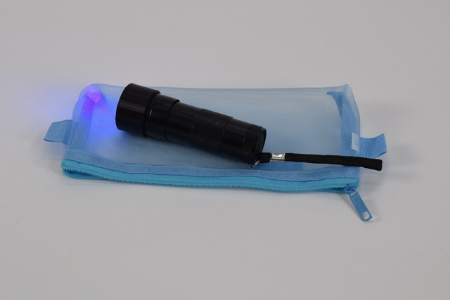 28.-KROMO UVA (DISPOSITIVO PARA TRATAMIENTO DE CICATRICES)