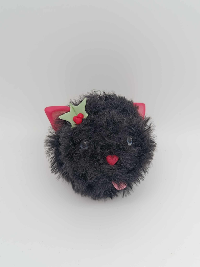 Boule en peluche à suspendre