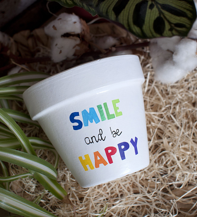 Cache pot / pot de fleurs personnalisé : "Smile and be happy"