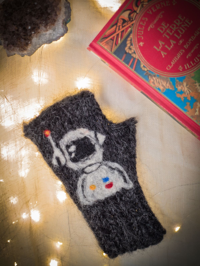 Mitaines tatouées / Astronaute