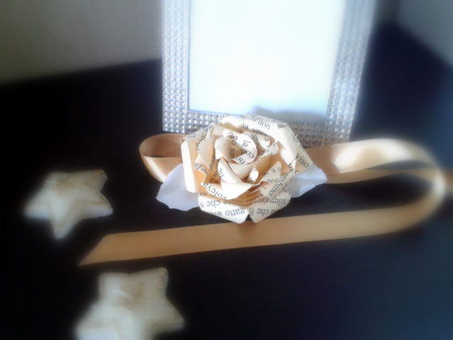 Bracciale Damigella con Fiori di Carta Testo Libro