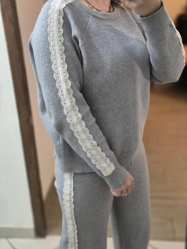 Ensemble jogging dentelle