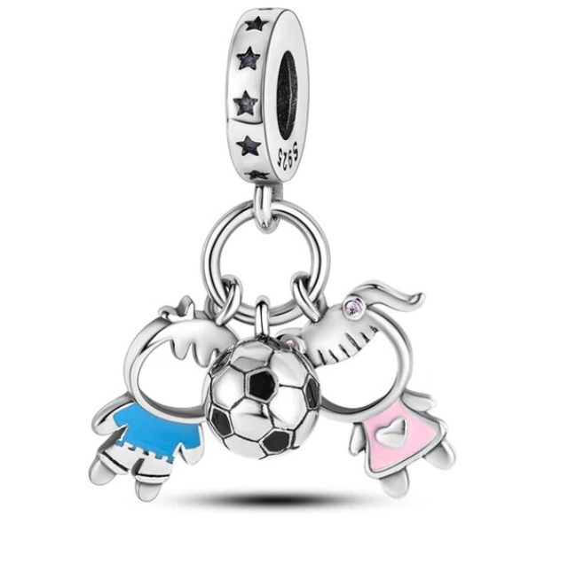 Charm Niño y Niña con Pelota