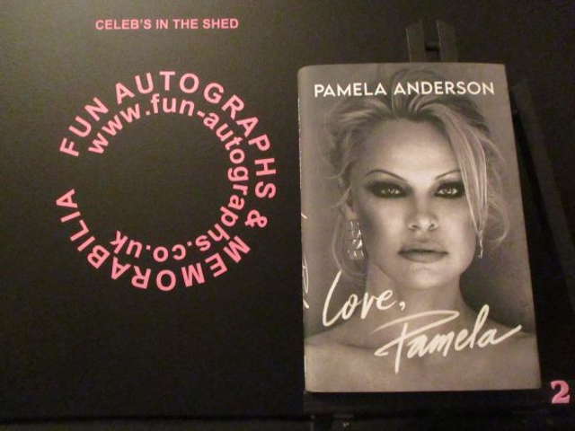 Pamela Anderson 'Love Pamela' Authentic Autographed Hardback Book (2)