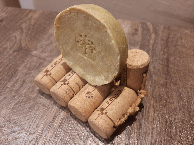 saboneteira de cortiça