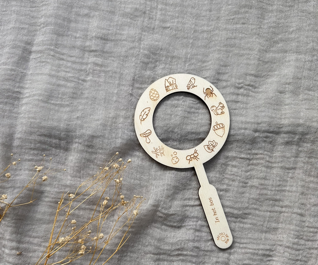 Vergrootglas herfst - in het bos 