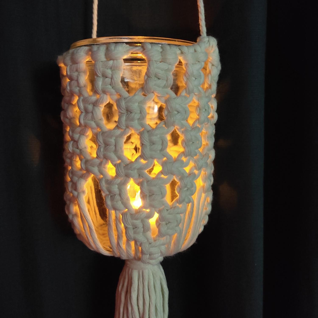 Lanterne suspendue en macramé