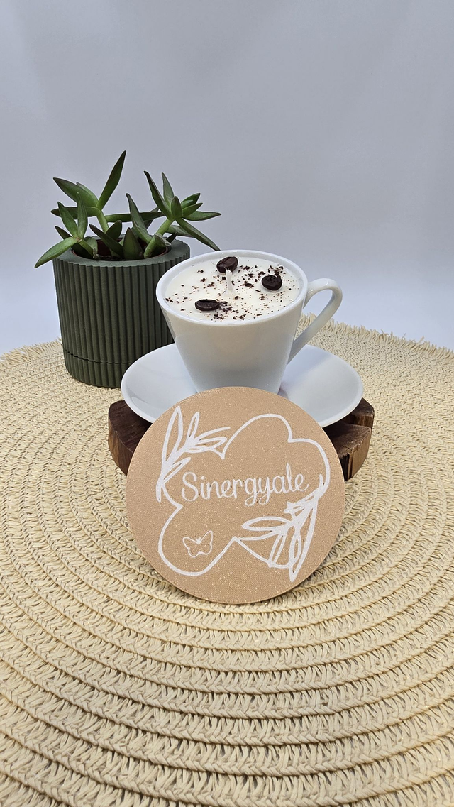 Vela en taza y plato - Café