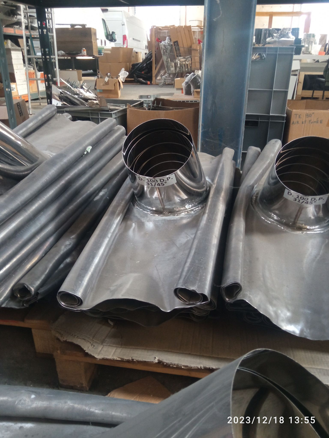 2DIVS3PR153 Solin plomb pour pente 31 à 45° D100int - 2DIVS3PR153 