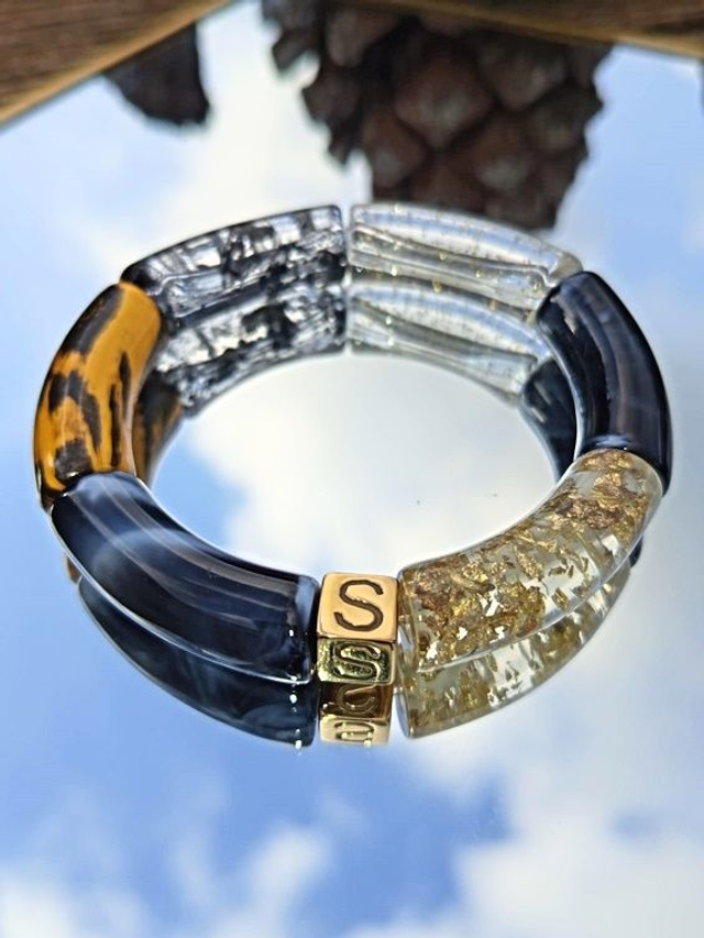 Bracelet jonc perles tubes acrylique léopard Indrani Neela Sona