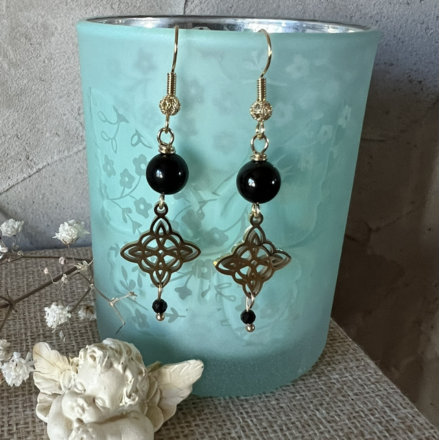Boucles d'oreilles en tourmaline / Noeud de sorcière 