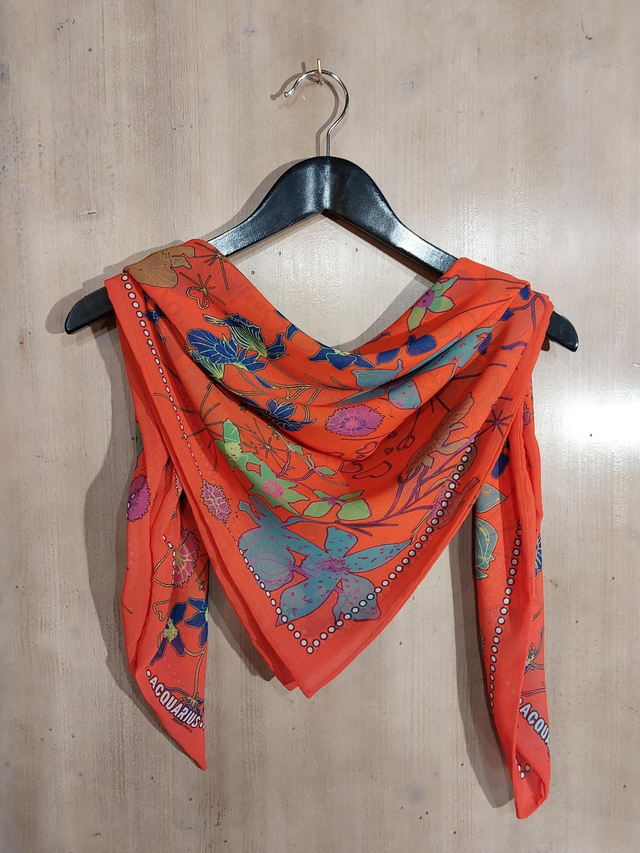 Orchidée Rouge. Carré