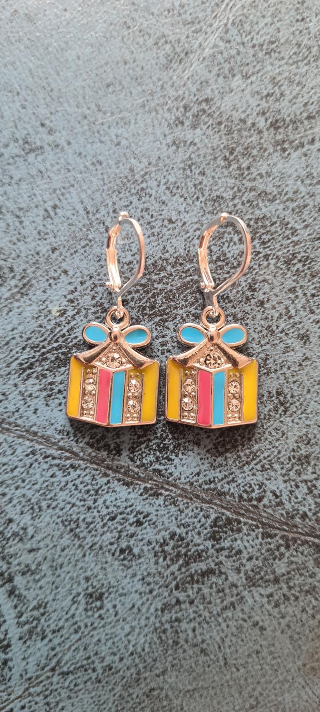 New Silver Enamel Parcel Present Diamante Earrings Lever Backs