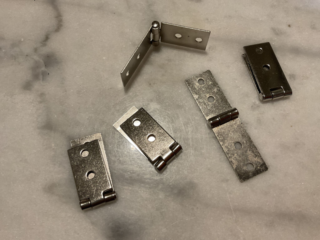 01H ... Charnière pour fabrication de cibles