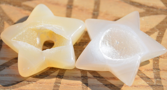 Agate en forme d&#039;étoile avec cristallisation