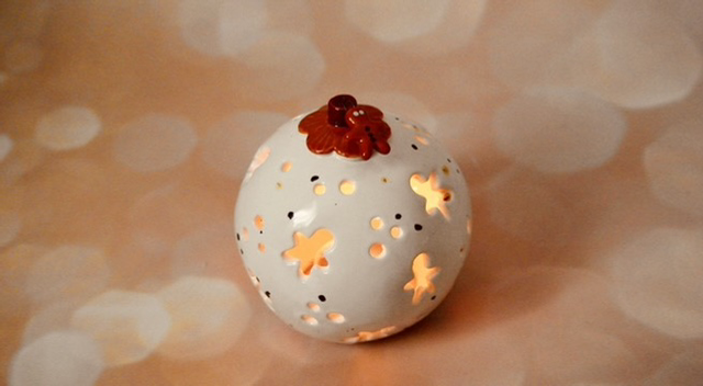 Photophore boule de Noël "pain d’épices" en céramique 
