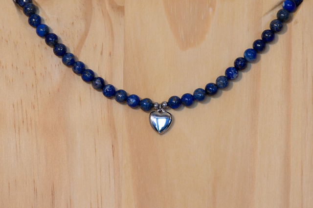 Collier ras de cou LAPIS LAZULI et pendentif coeur - "Cœur d'Azur"