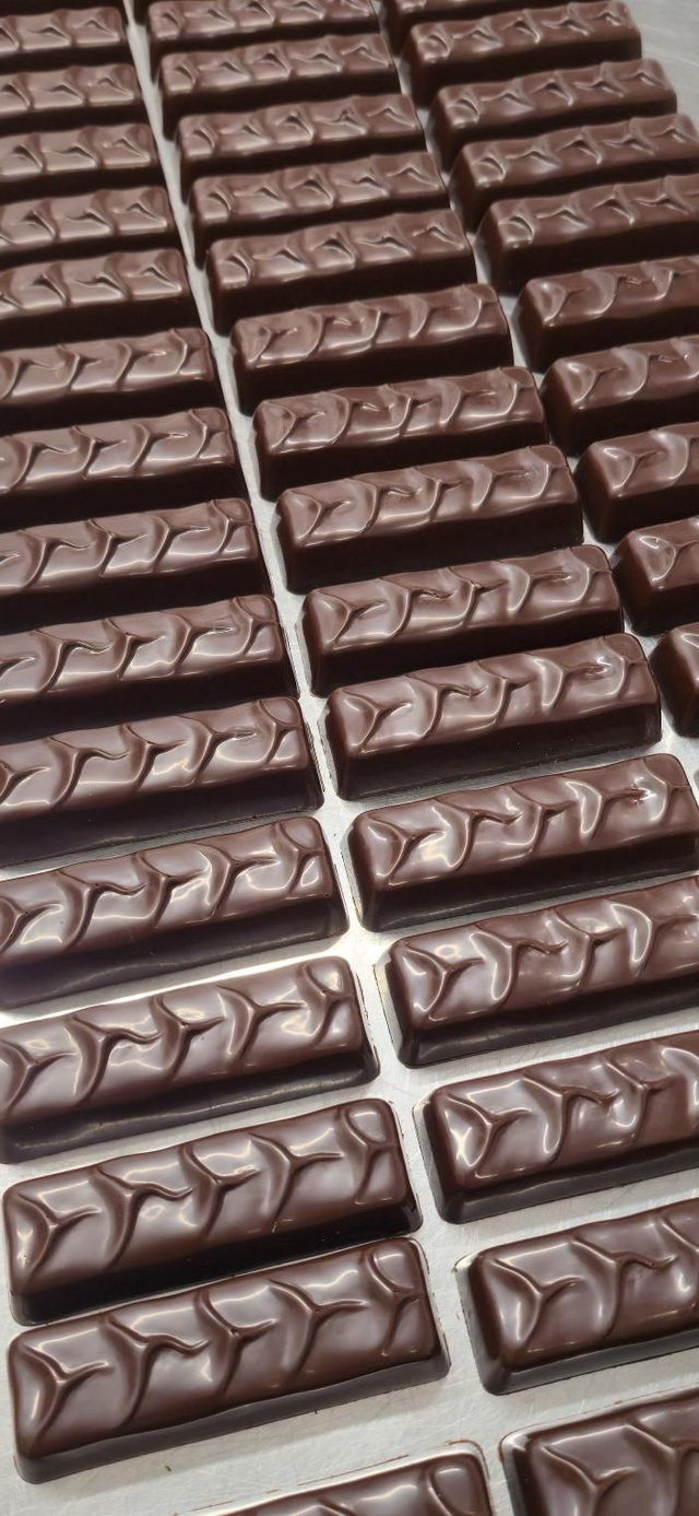 Dark chocolate 55% bar with Dates &amp; almond paste 