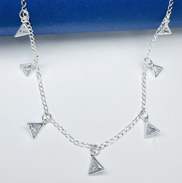 Choker triângulos zircônias 