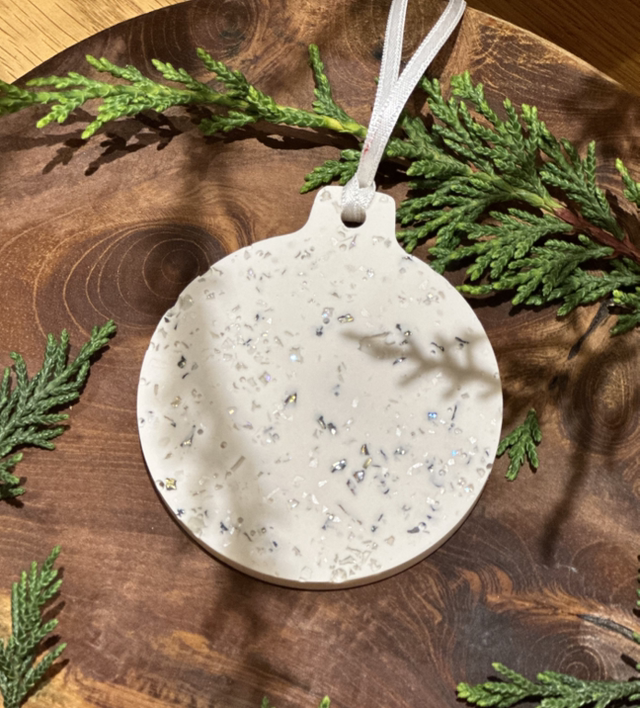 JESMONITE SET OF 5 BAUBLES IRIDESCENT